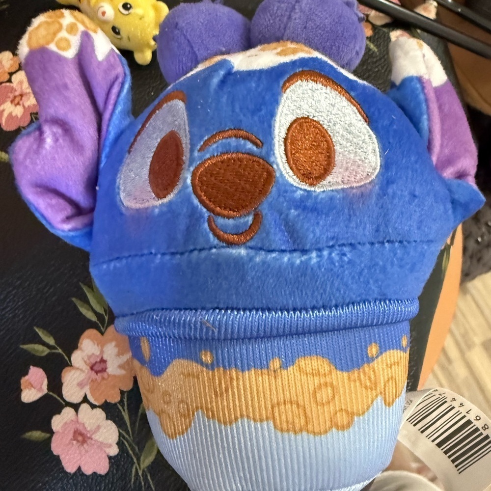 Disney Munchlings Scented Light Up Plush STITCH R1
